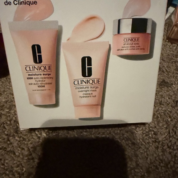 Clinique Moisture Surge Hydration Trio - Peach - Picture 4 of 4